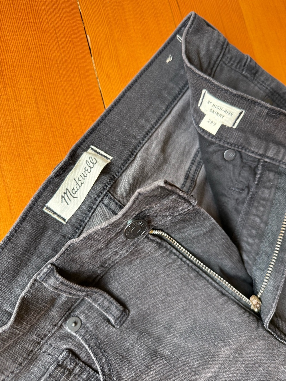 Madewell 9 inch High-Rise Ripped Skinny Jeans - Gray
